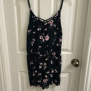 Garage small romper